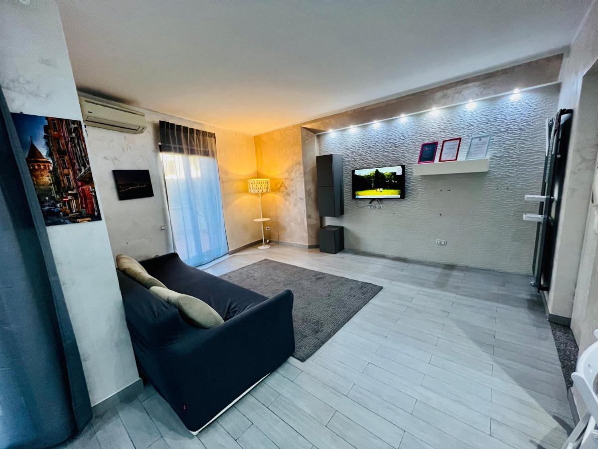 House Of Mola Naples